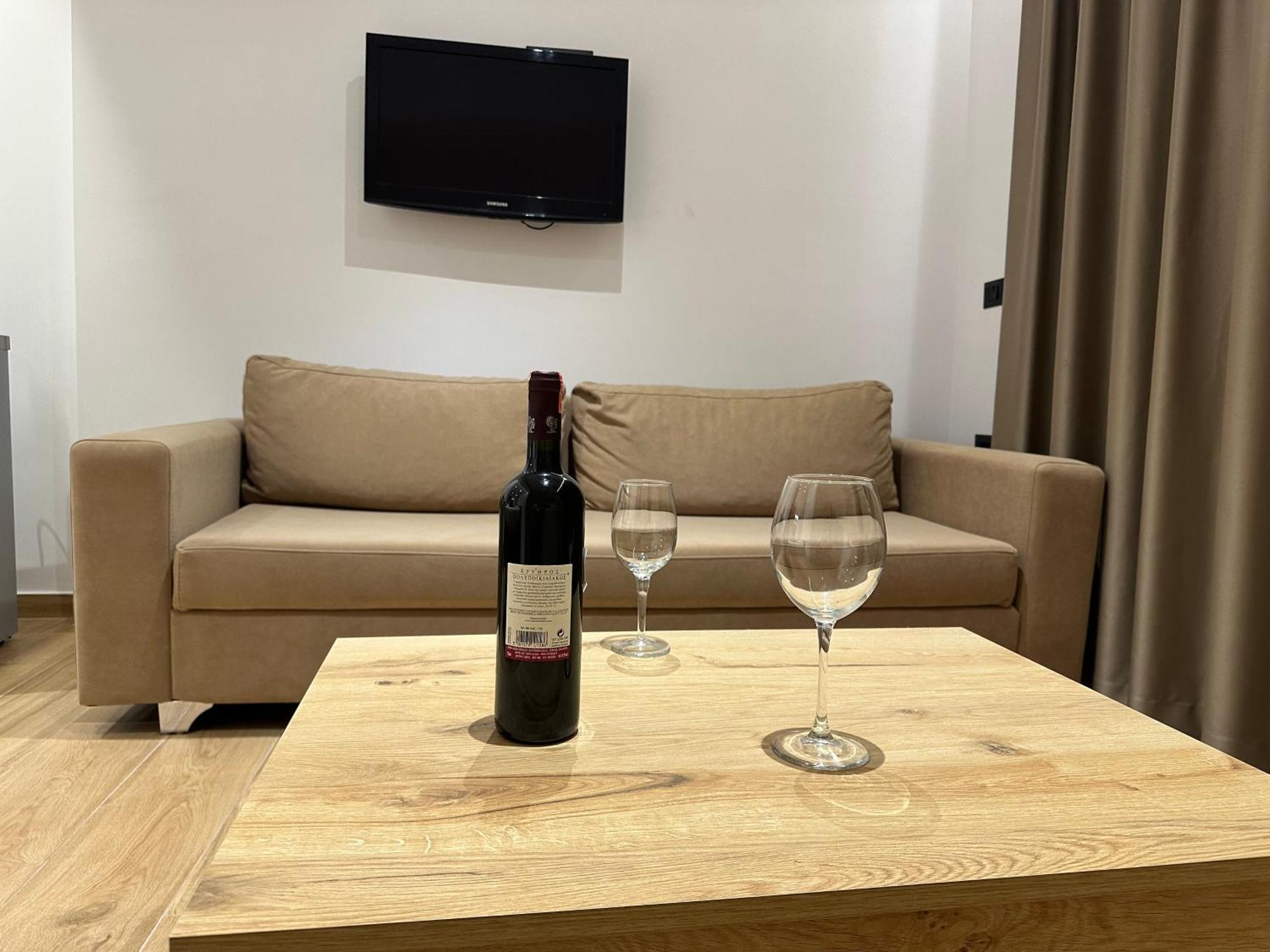 Suites Kozi Sarandë Esterno foto