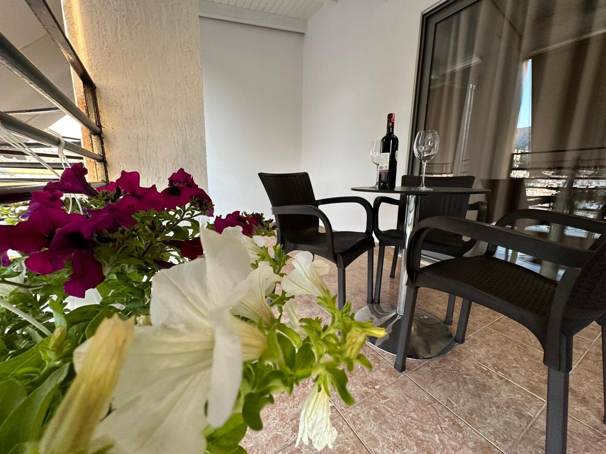 Suites Kozi Sarandë Esterno foto